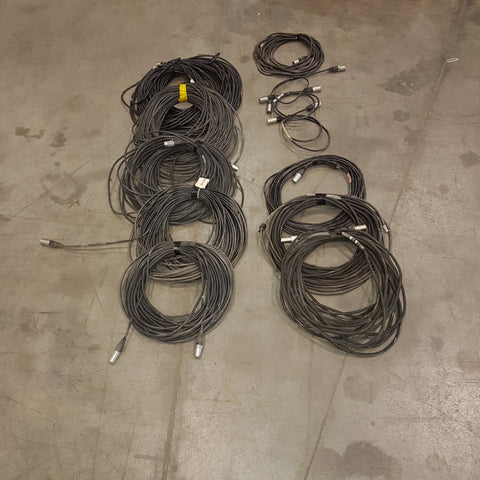 Lot 366: 5x CAT 5 100 ft 2x 50 and 4 small with neutrick connector - Mega Stage